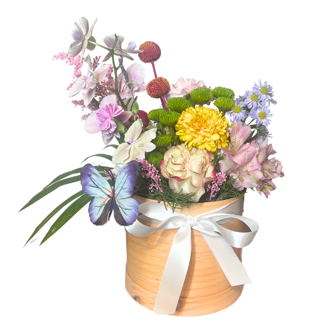 Arreglo de Flores Tropicales en Box Neutral con Cinta